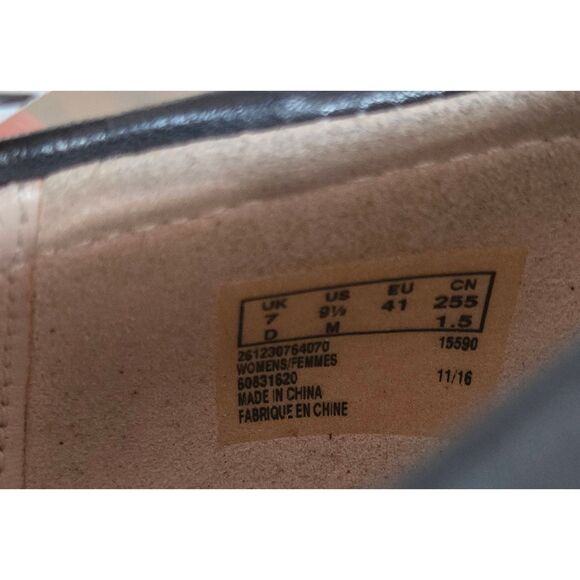 Clarks Narrative Black Round Toe Pumps  Women's Size 9.5M Stacked Heel Leather - Picture 7 of 7